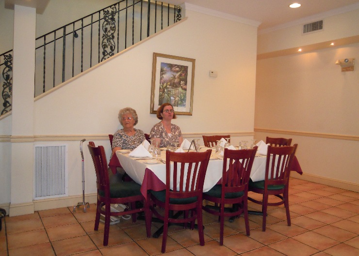 Everyone's late......except us......1 from Annual Trustees' Dinner