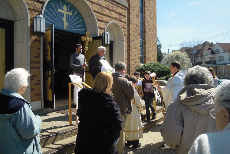 Easter Monday Morning ....26 from Fr. Igor, Mat. Anna and family here at St. John's