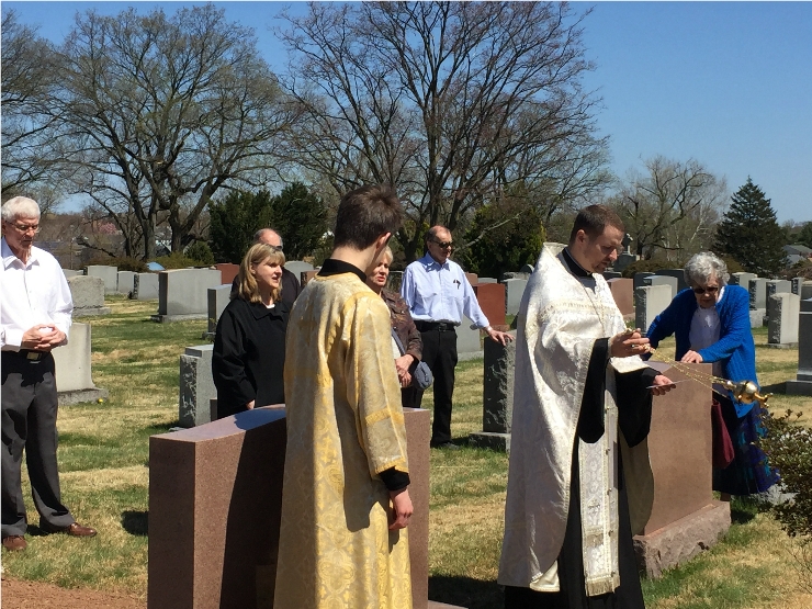 Photo 5 from Blessing of Graves at East Ridgelawn Cemetery