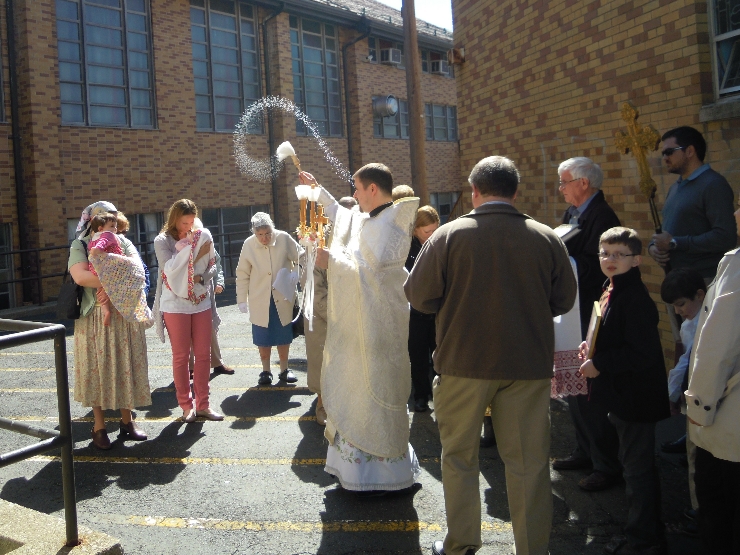 Photo 41 from Fr. Igor, Mat. Anna, Maxim and Sofia Looking Back